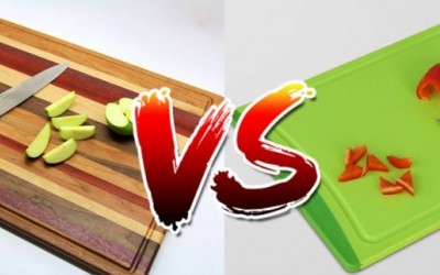 Mana yang Lebih Aman, Talenan Kayu atau Talenan Plastik?